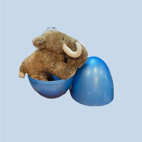 E025 NWT WOOLLY MAMMOTH GRAND HATCHLING - Picture 2 of 3